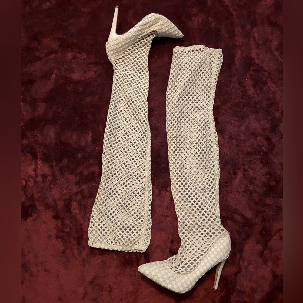 Knee high cream fishnet boots so 8